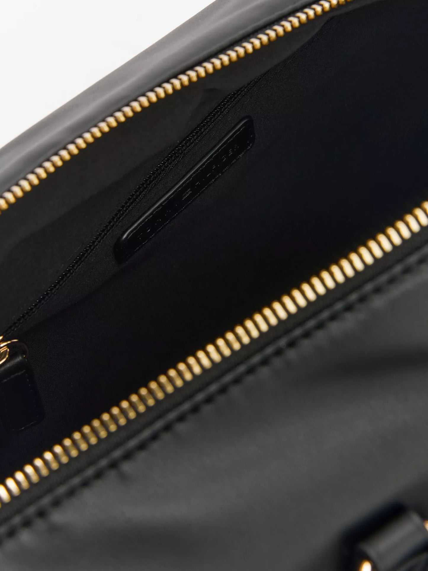 Tommy Hilfiger Women’s Spacious Bag – Recycled Polyester & Polyurethane, Fall/Winter Bag