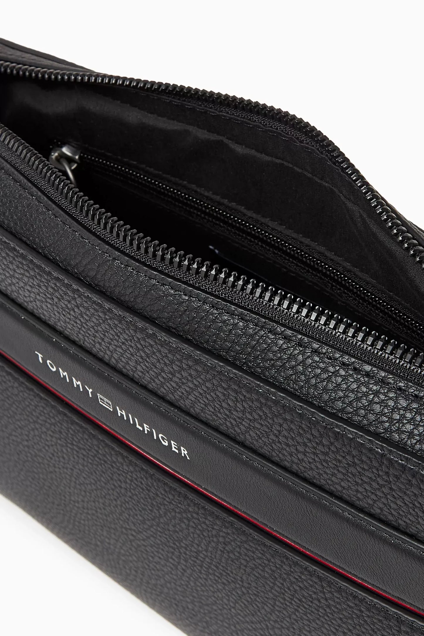 Tommy Hilfiger Men’s Medium Bag – 100% Polyurethane, Spring/Summer Shoulder & Crossbody Bag