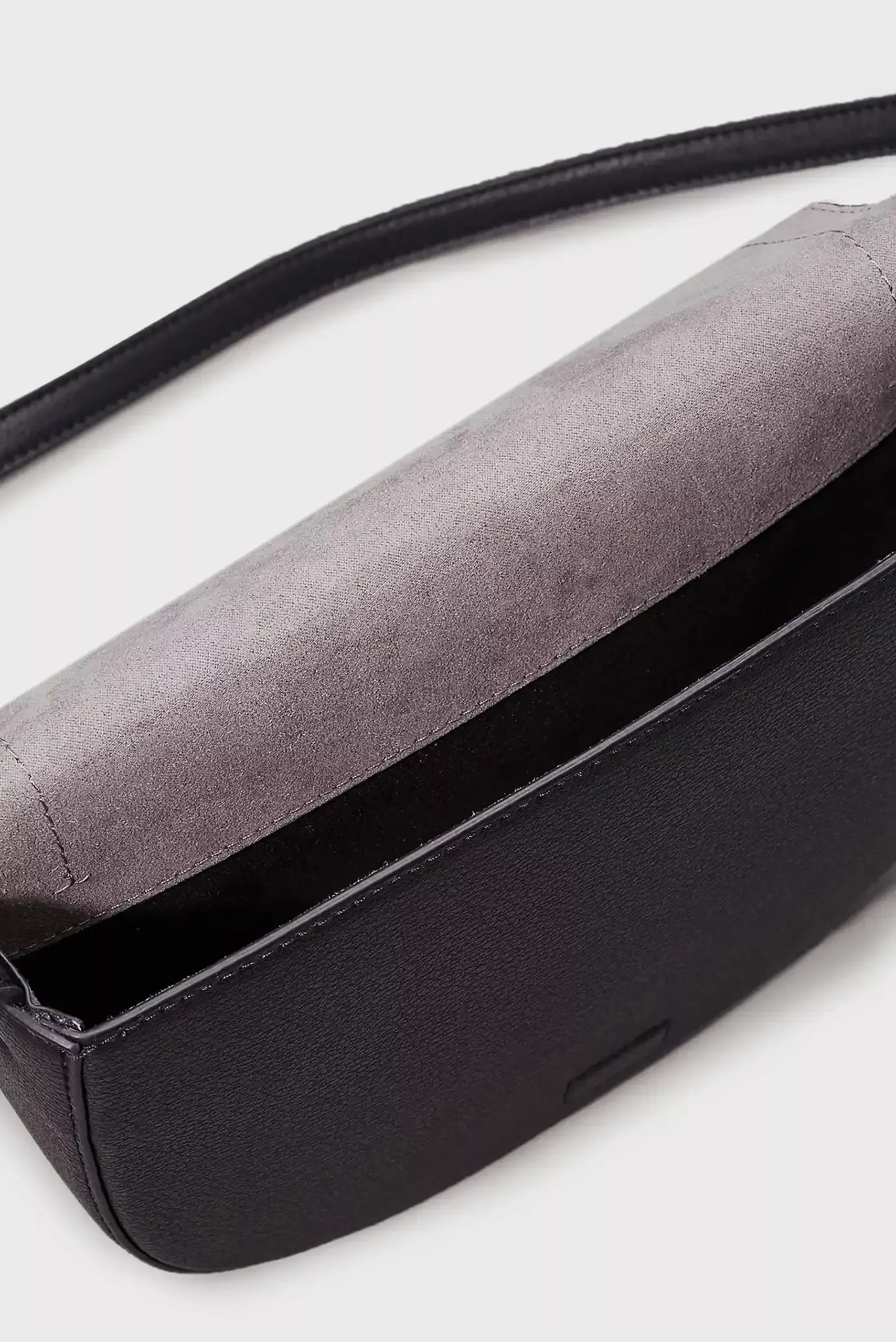 Calvin Klein Women’s Fall/Winter Recycled Material Bag | Sustainable & Stylish Handbag