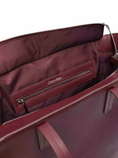 Calvin Klein Women’s Fall/Winter Polyurethane Bag – Stylish & Durable Handbag