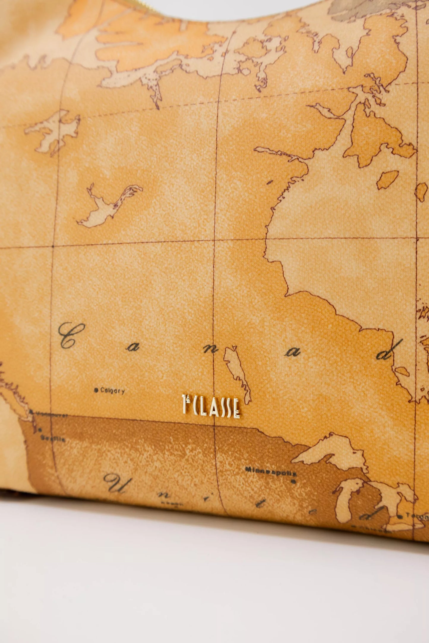 Alviero Martini Prima Classe Women’s Beige Handbag – Fall/Winter Essential