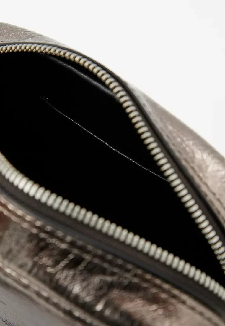 Calvin Klein Women’s Silver Handbag – Premium Polyurethane | Fall/Winter Collection | Elegant & Versatile Everyday Bag