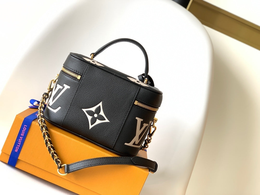 Louis Vuitton Soft Hobo Shoulder Bag Monogram