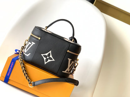 Louis Vuitton Soft Hobo Shoulder Bag Monogram