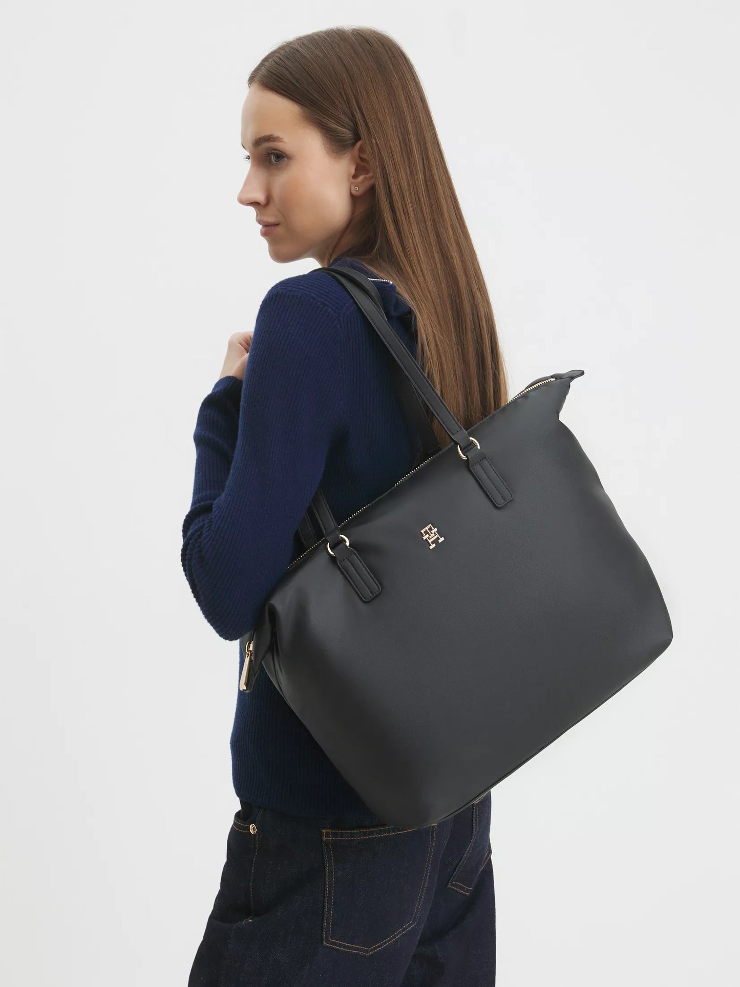 Tommy Hilfiger Women’s Spacious Bag – Recycled Polyester & Polyurethane, Fall/Winter Bag