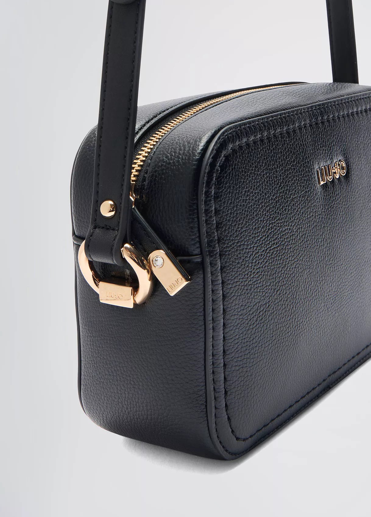 Liu Jo Women’s Black/White Shoulder Bag – Elegant Contrast with Secure Zip Closure