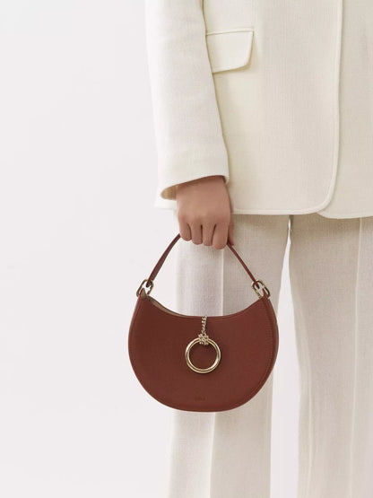 Chloé Small Arlène Shoulder Bag – Premium Calfskin, Gold Ring Closure, Grenade Leather