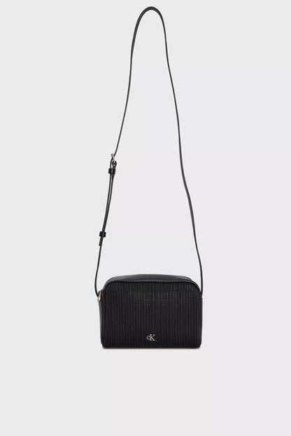 Calvin Klein Jeans Women’s Fall/Winter Polyurethane Bag – Stylish & Durable Handbag