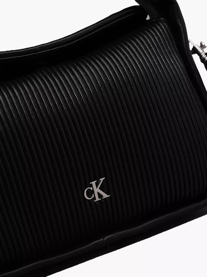 Calvin Klein Women’s Fall/Winter Polyurethane Handbag – Stylish & Versatile Shoulder Bag