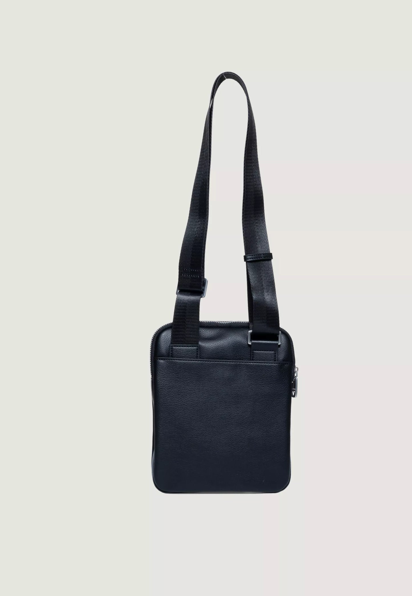 Guess Men’s Black Shoulder Bag – Sleek & Durable Everyday Essential