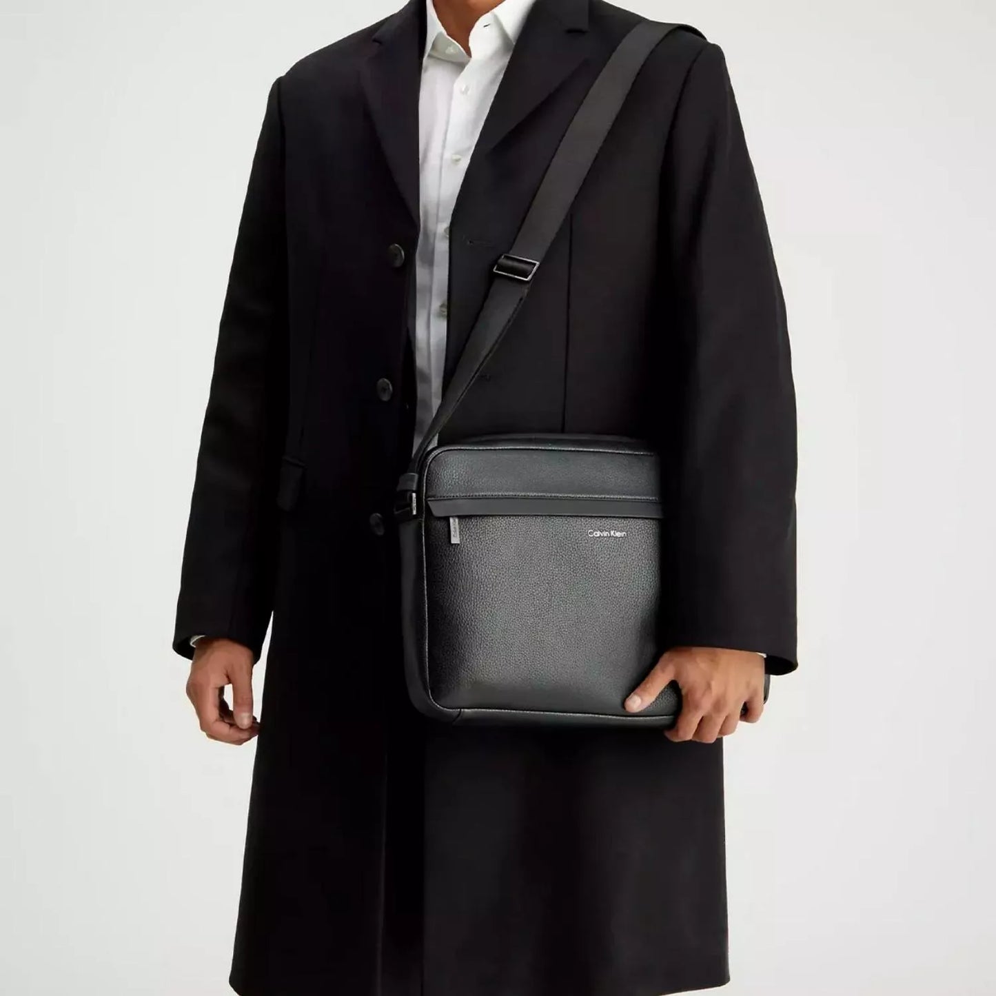 Calvin Klein Men’s Fall/Winter Recycled Polyester Bag – Eco-Friendly Work & Travel Bag