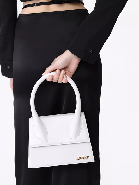 Le Chiquito Moyen Jacquemus Leather Handbag – Adjustable Shoulder Strap & Signature Monogram Plaque