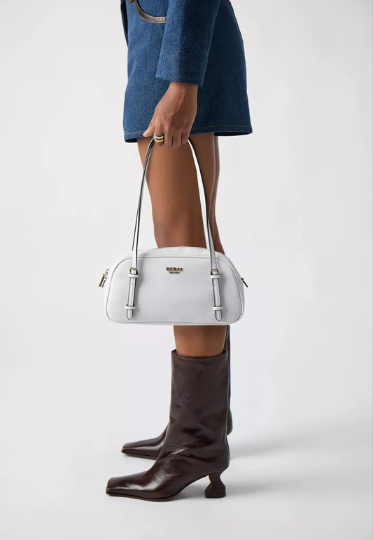 Guess Women’s Medium Spring/Summer Bag – Chic & Versatile Everyday Accessory