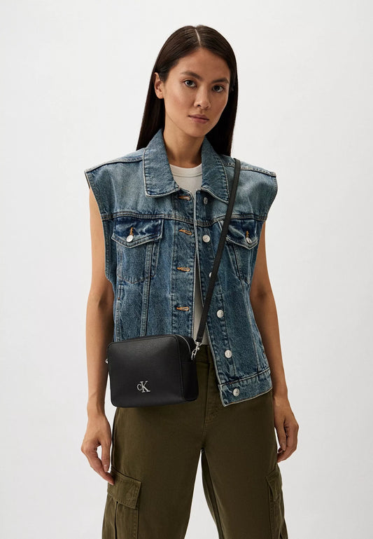 Calvin Klein Women’s Fall/Winter Bag – Stylish & Durable Polyurethane Handbag