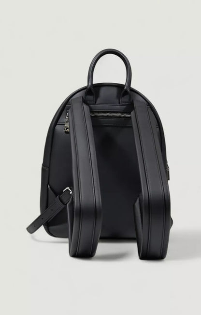 Love Moschino Women’s Minimalist Plain Rucksack with Zip – Modern, Lightweight & Stylish