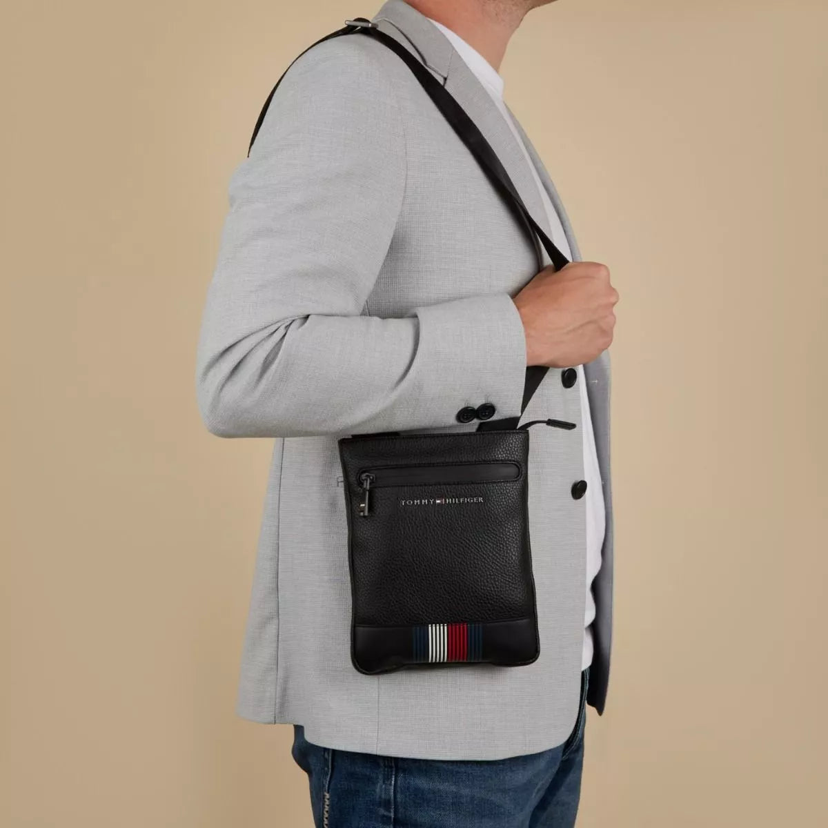 Tommy Hilfiger Black Polyethylene Tote Bag – Durable, Stylish Everyday Handbag