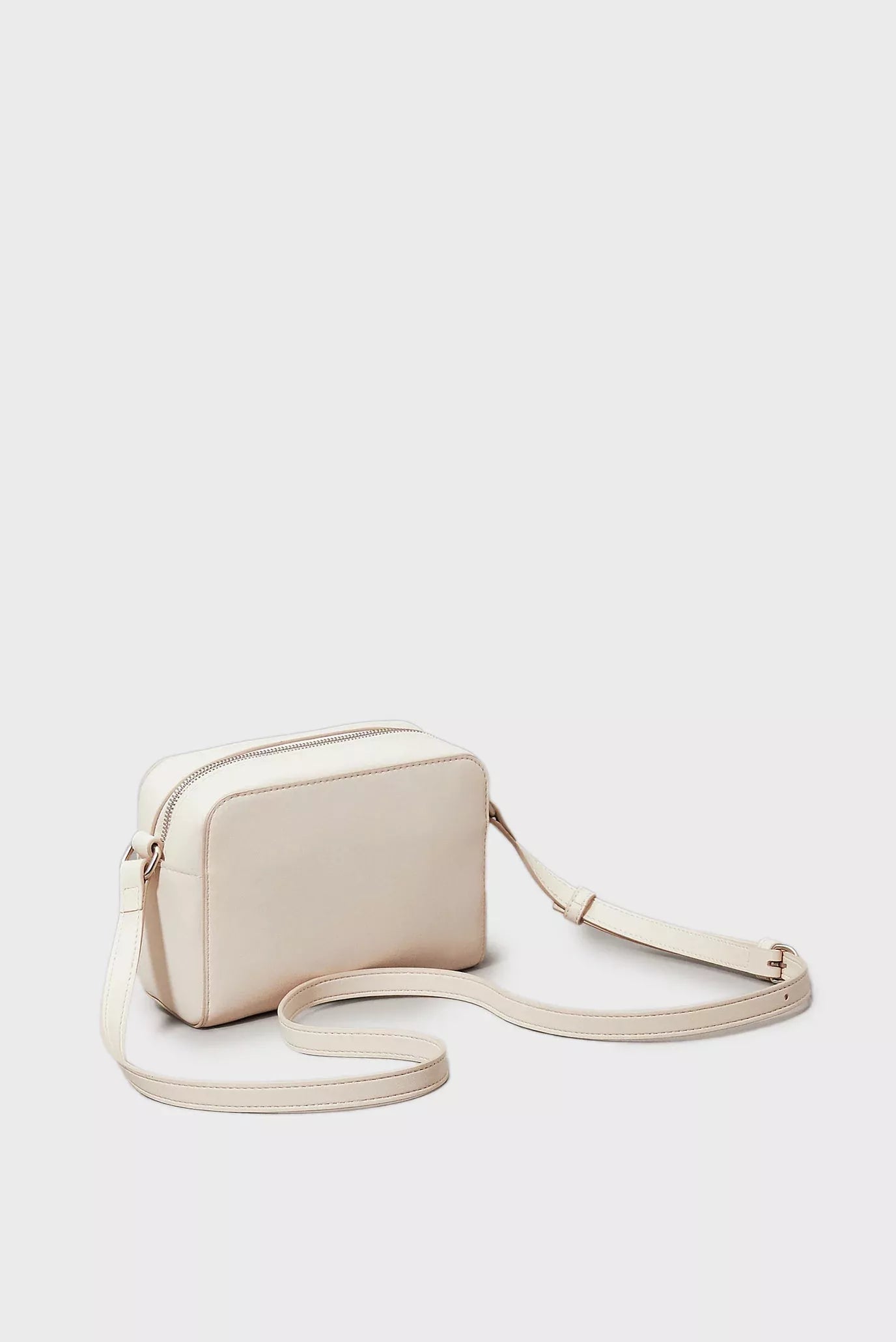 Calvin Klein Women’s Faux Leather Bag – Fall/Winter Chic & Practical Handbag