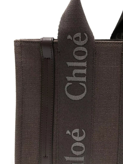 Chloé Woody Linen Handbag with Leather Accents – Chic & Versatile