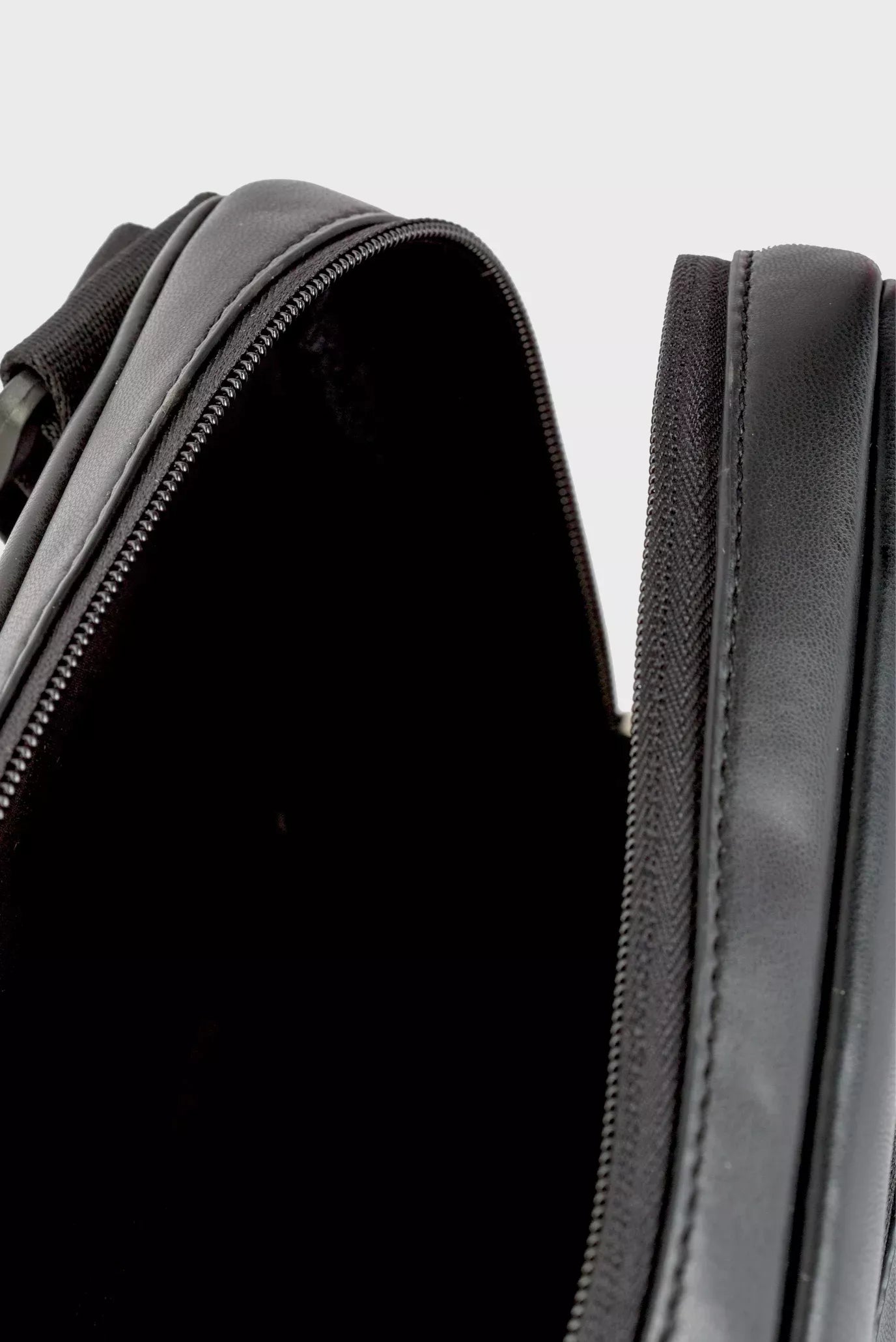 Calvin Klein Men’s Stylish Spring/Summer Polyester Bag