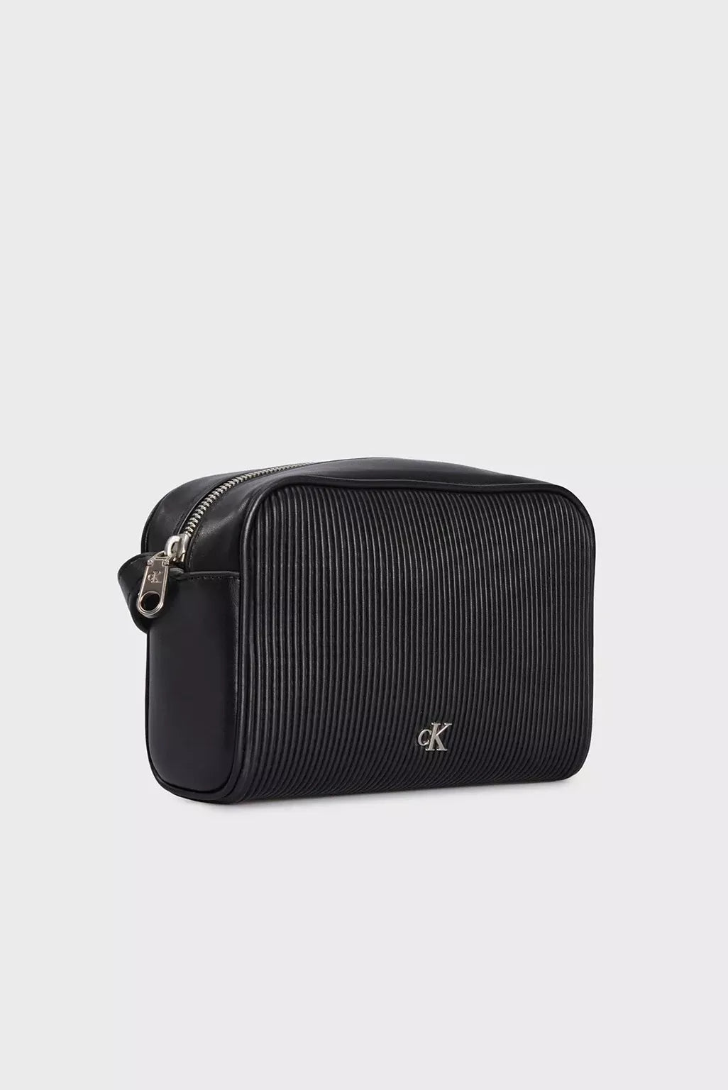 Calvin Klein Jeans Women’s Fall/Winter Polyurethane Bag – Stylish & Durable Handbag