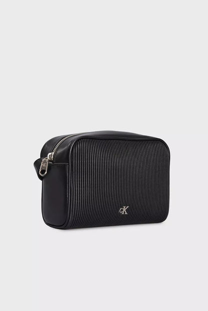 Calvin Klein Jeans Women’s Fall/Winter Polyurethane Bag – Stylish & Durable Handbag