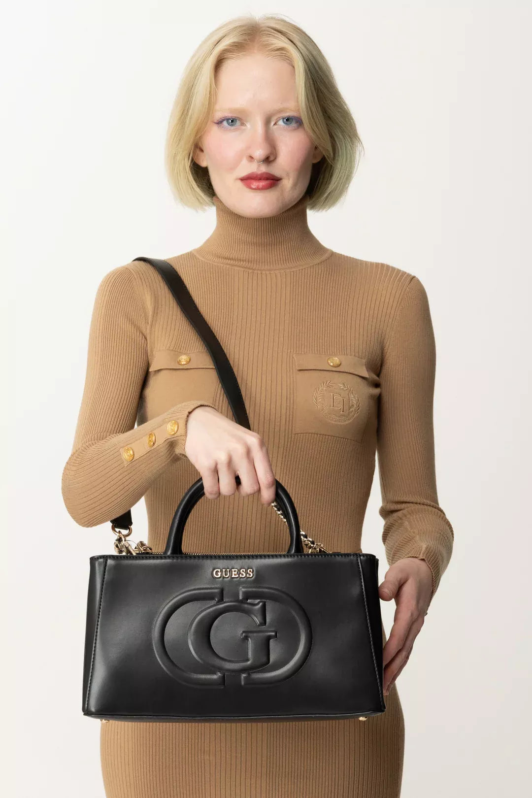 Guess Women’s Black Handbag with Zip Closure – Timeless Fall/Winter Essential