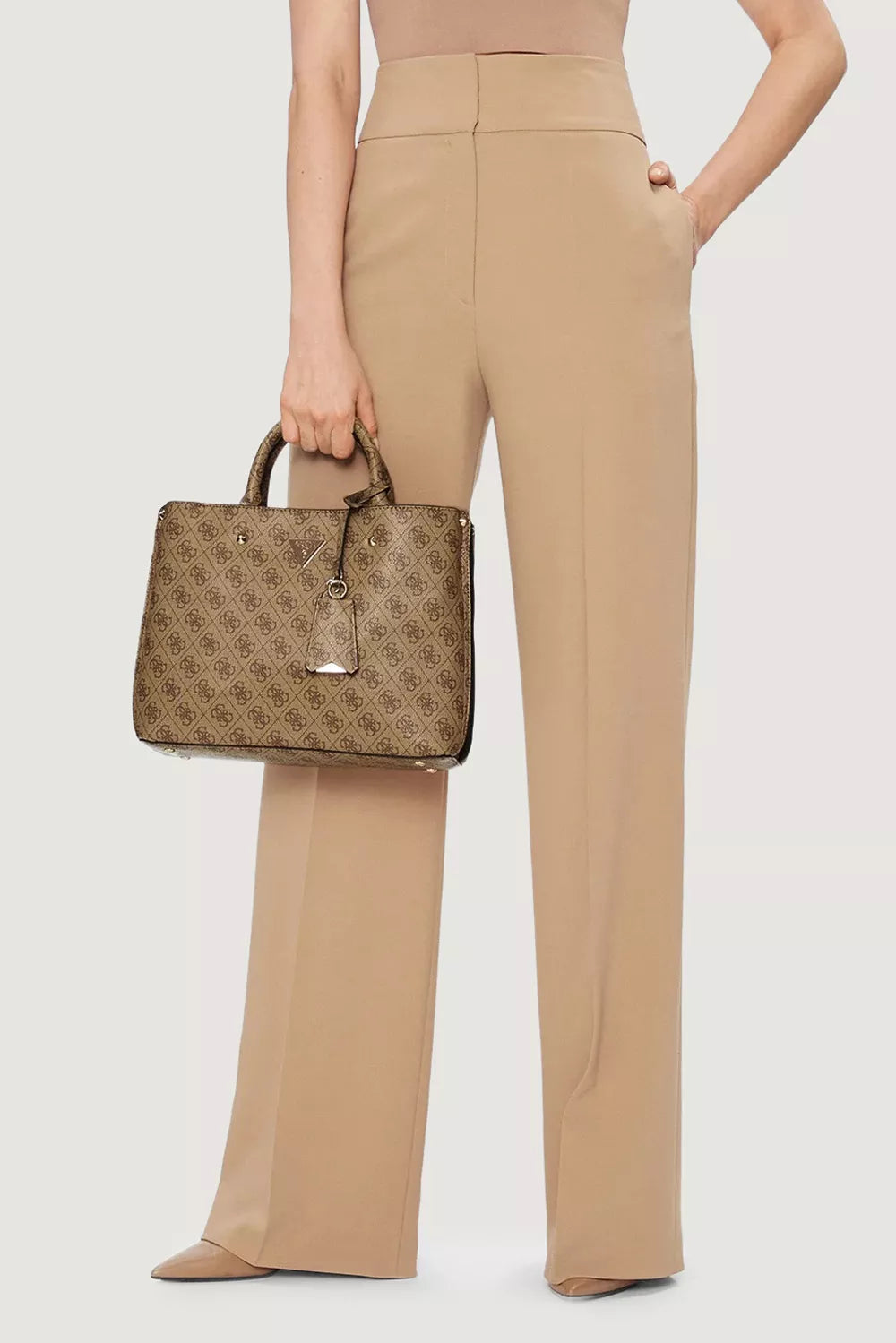 Guess Women’s Beige Printed Bag – Chic Designer Handbag for Everyday Elegance