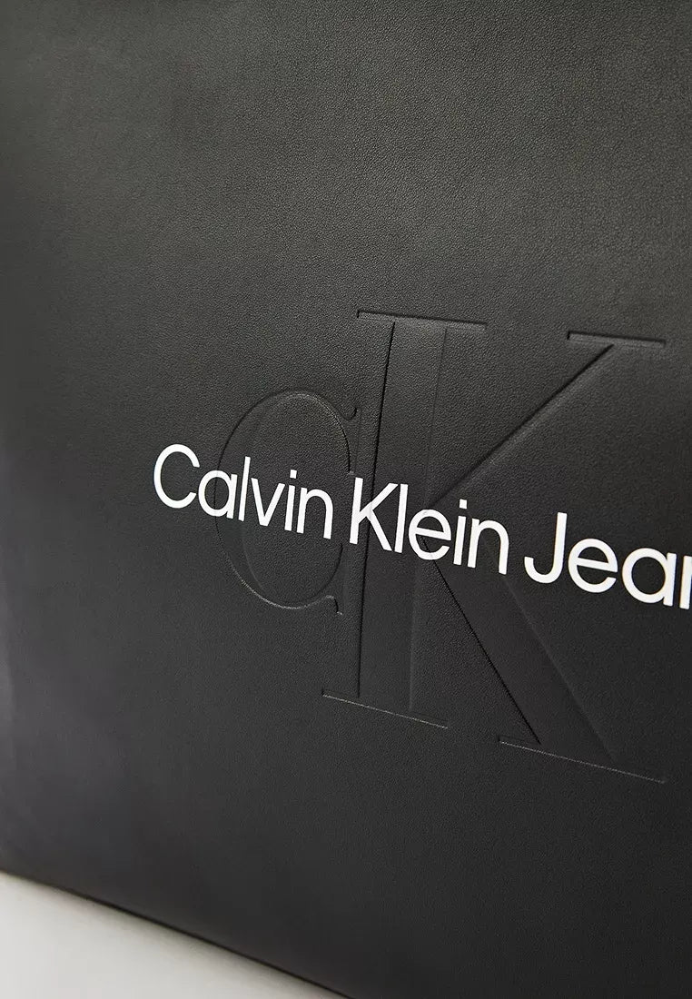 Calvin Klein Women’s Autumn/Winter Tote Bag – Stylish, Spacious & Durable Polyurethane Handbag