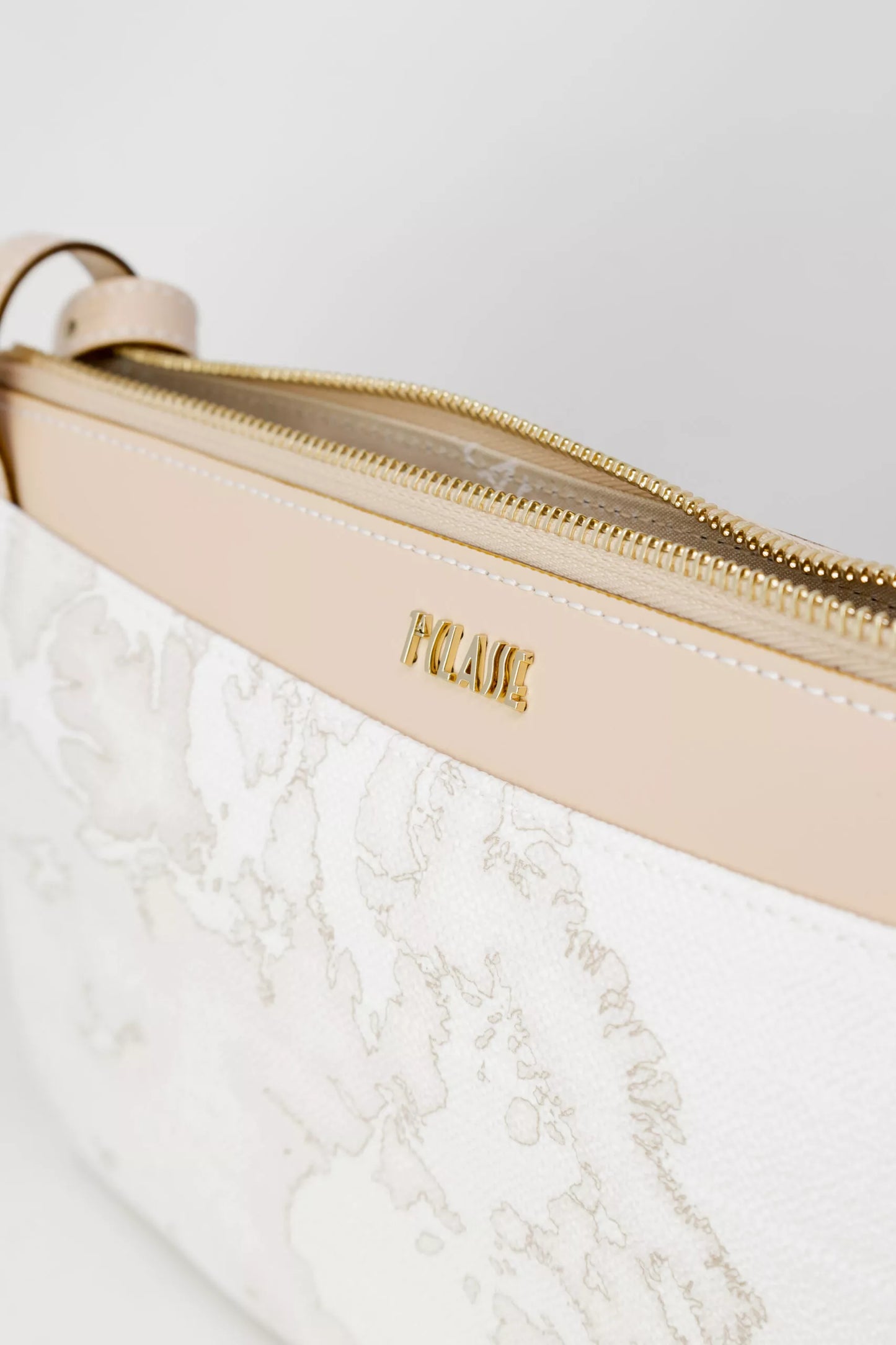 Alviero Martini Prima Classe Women’s White Shoulder Bag