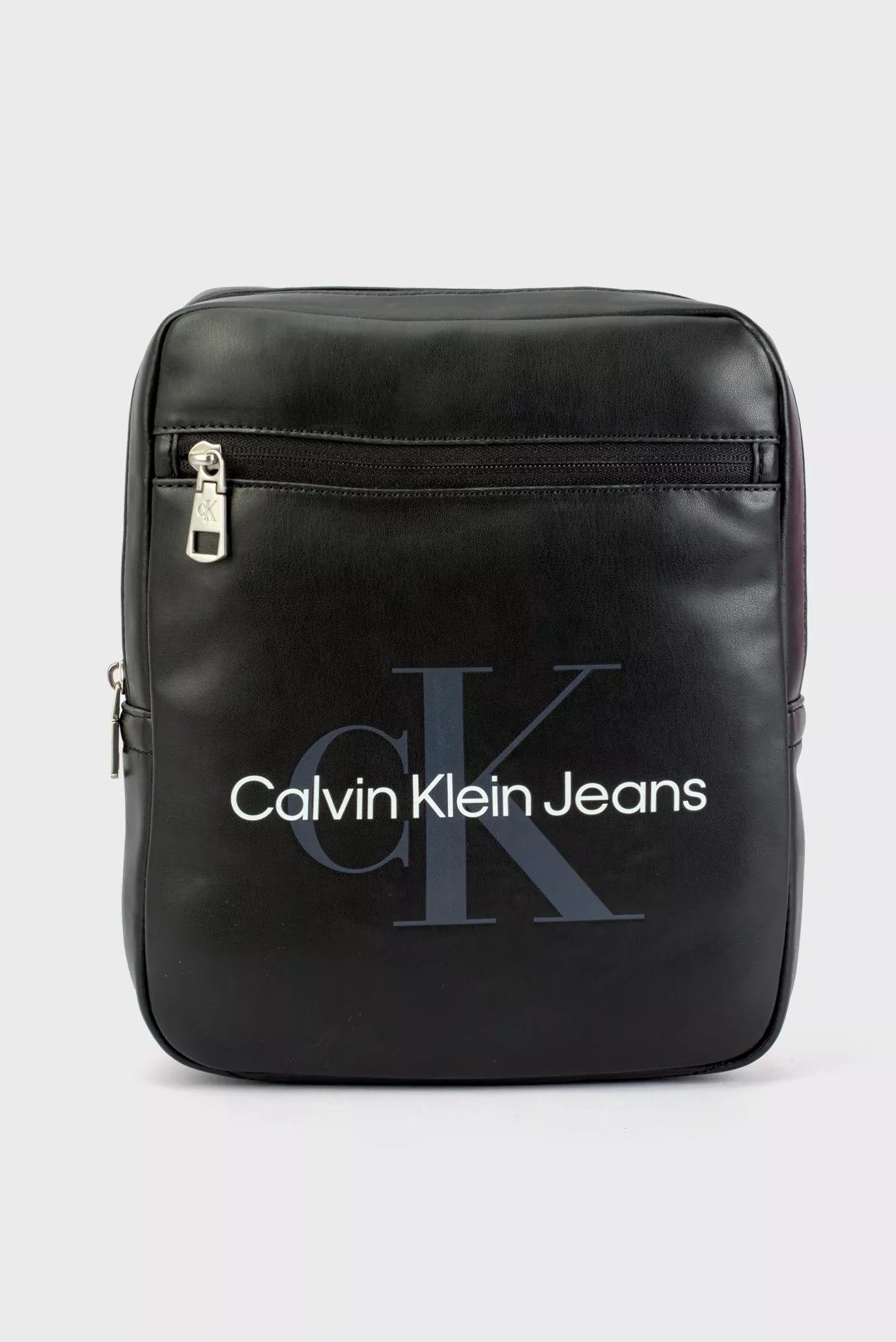 Calvin Klein Men’s Stylish Spring/Summer Polyester Bag