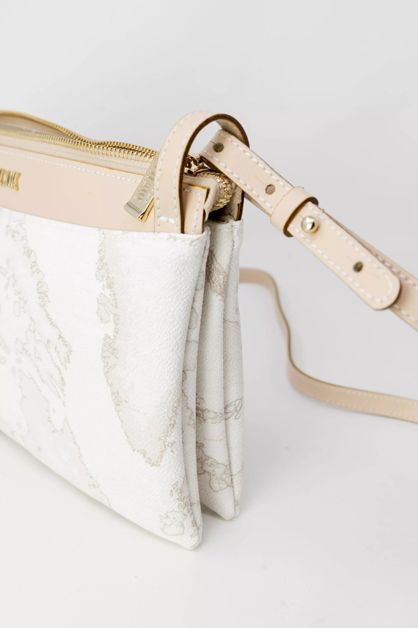 Alviero Martini Prima Classe Women’s White Shoulder Bag