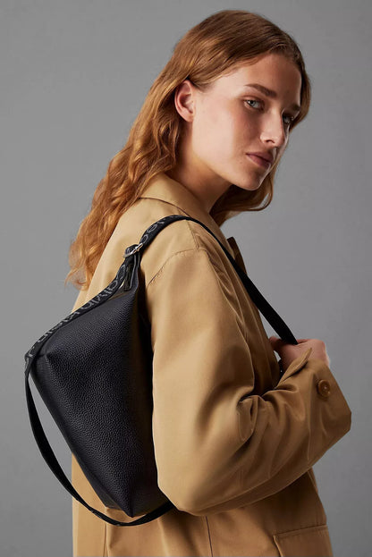 Calvin Klein Women’s Fall/Winter Recycled Polyester Bag – Eco-Friendly & Stylish Handbag