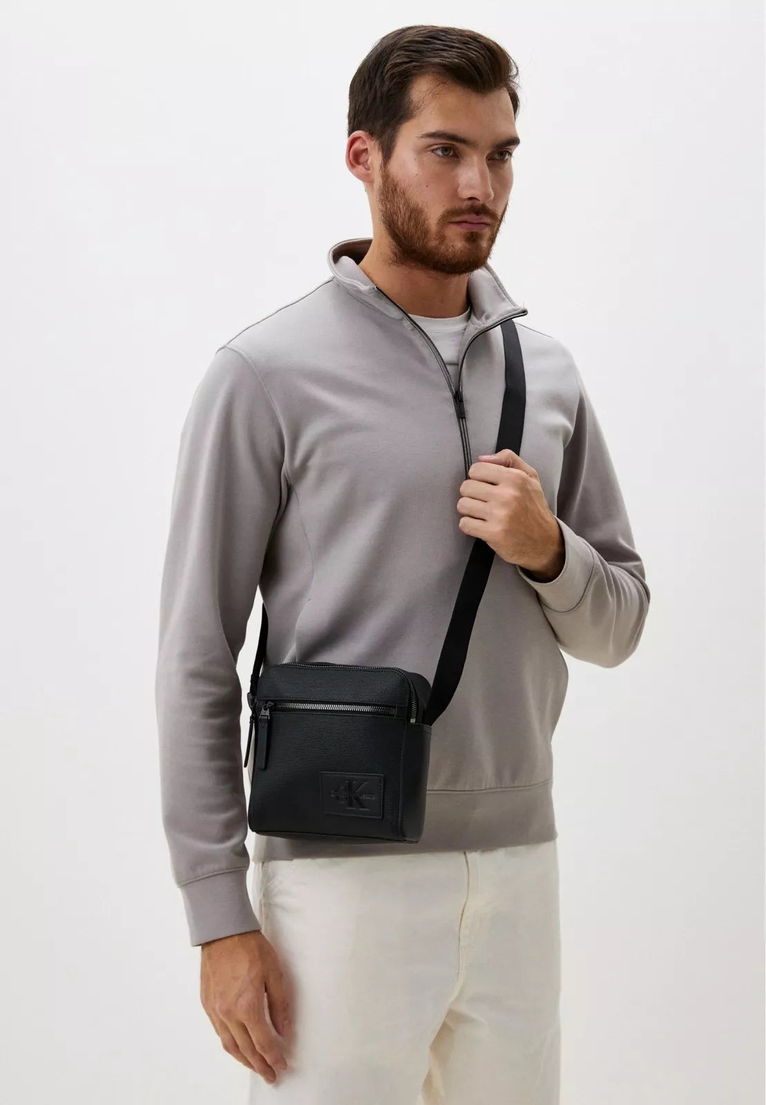 Calvin Klein Jeans Men’s Fall/Winter Polyurethane Messenger Bag – Stylish & Durable