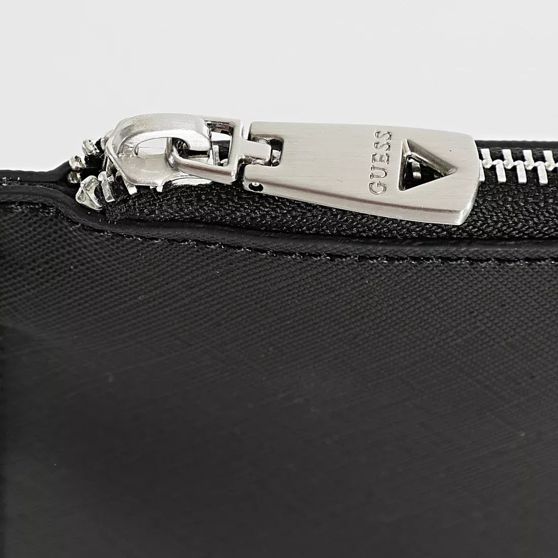 GUESS Women’s Black Plain Handbag – Sleek & Minimalist Spring/Summer Essential