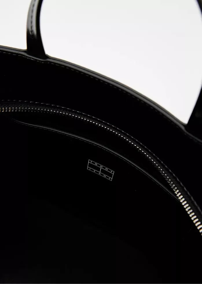 Tommy Hilfiger Women’s Fall/Winter Polyurethane Tote Bag – Stylish & Spacious Handbag