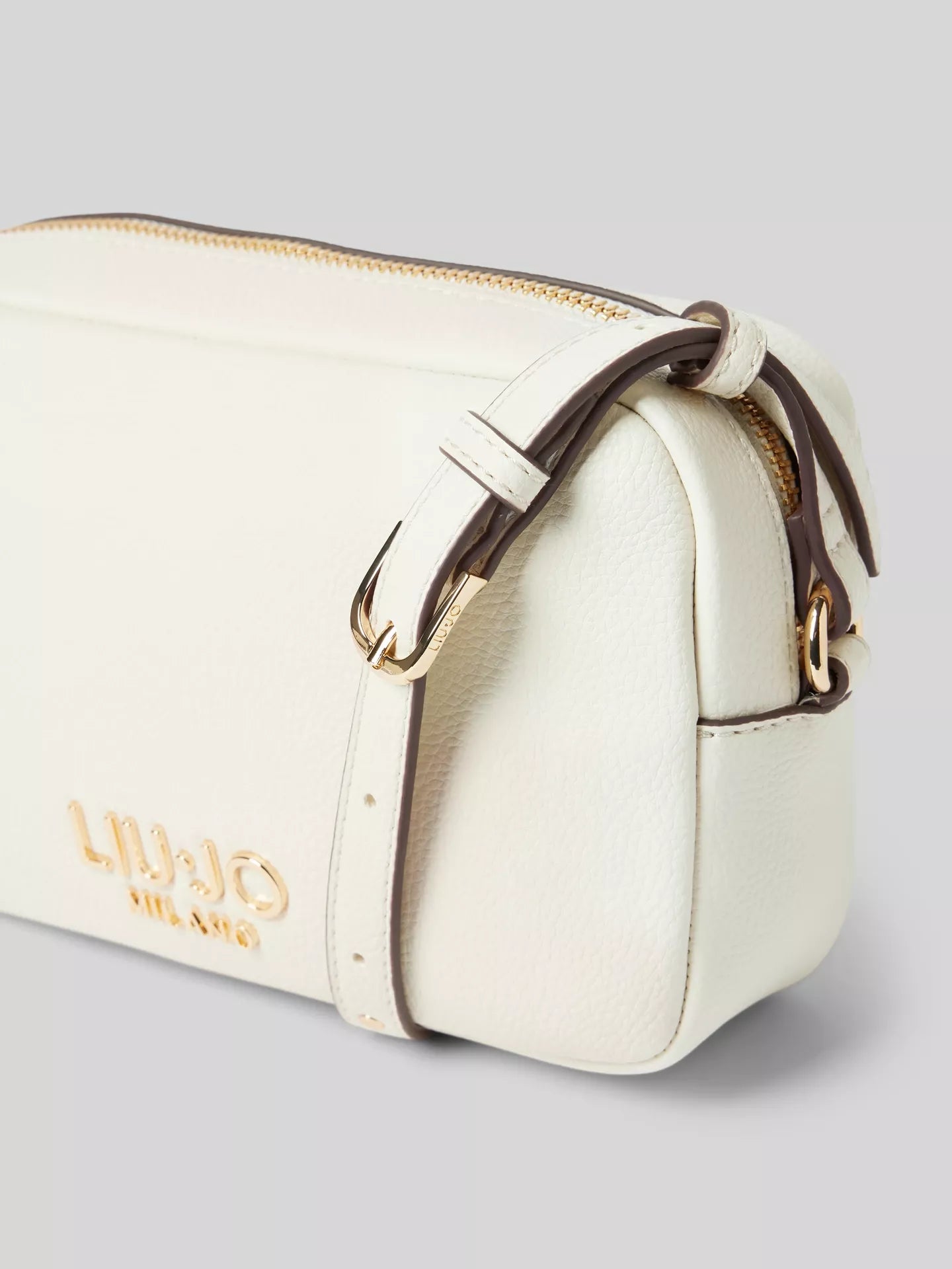 Liu Jo Women’s Black Shoulder Bag – Elegant & Versatile Zip Closure