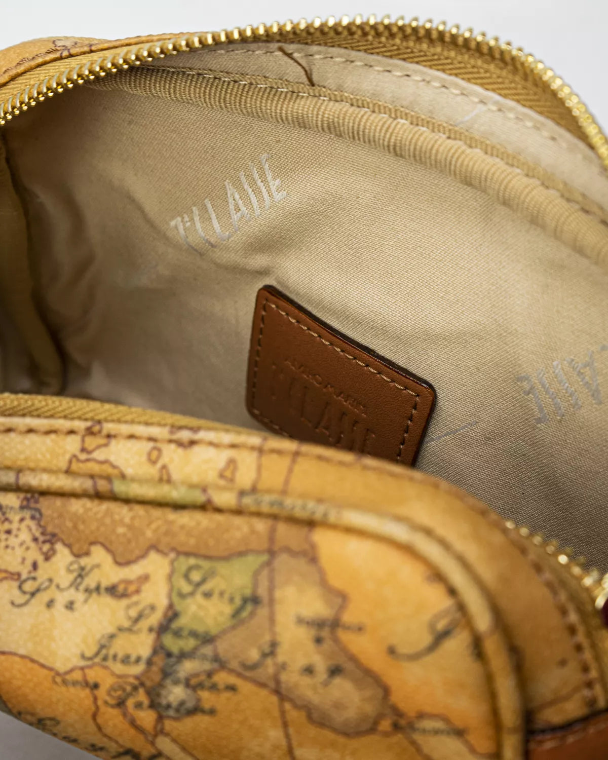 Alviero Martini Prima Classe Women’s Beige Leather Shoulder Bag Fall/Winter