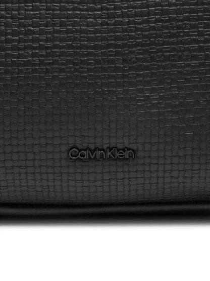 Calvin Klein Women’s Faux Leather Bag – Autumn/Winter Compact Handbag