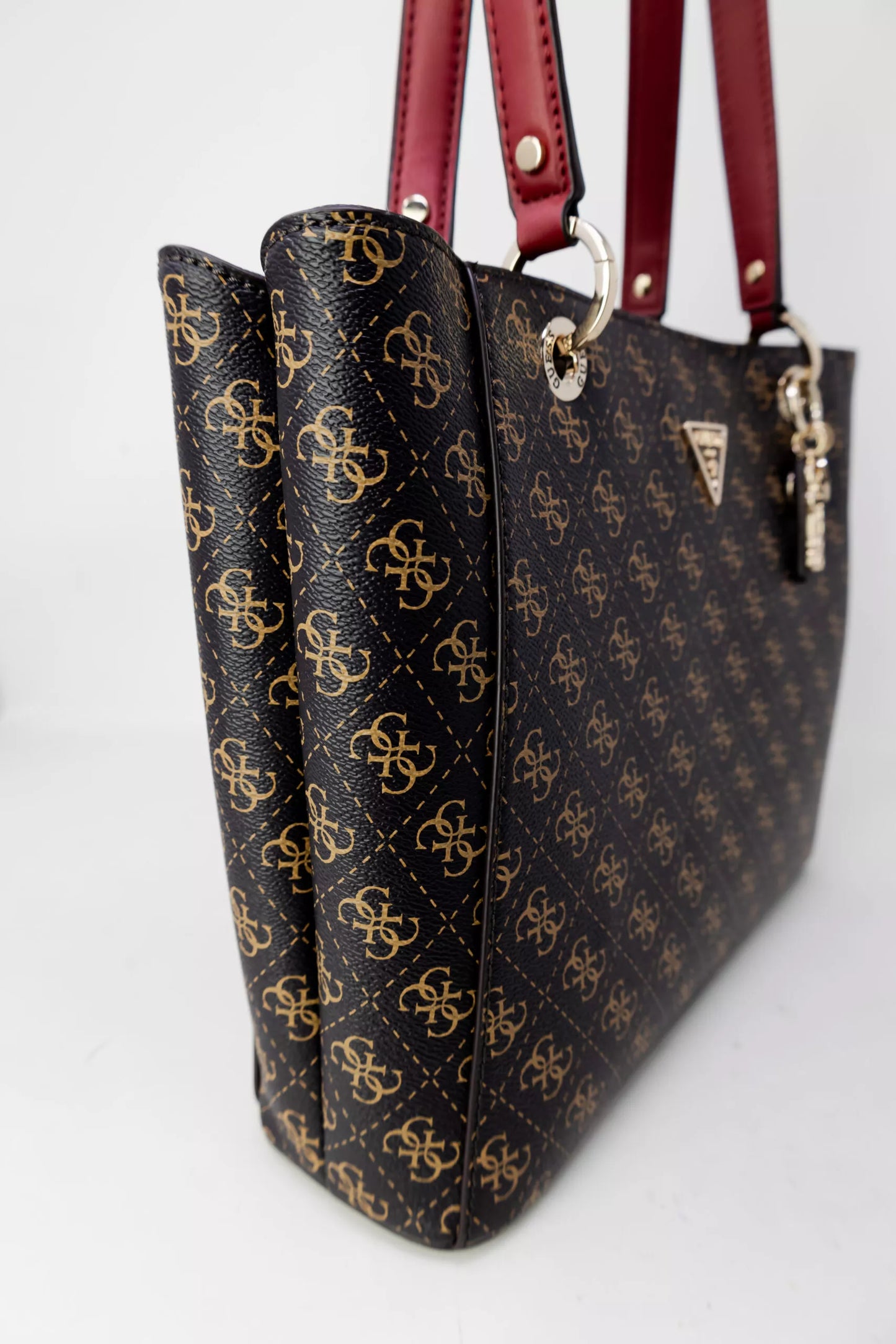 Guess Women’s Brown Printed Handbag – Chic & Spacious Fall/Winter Accessory