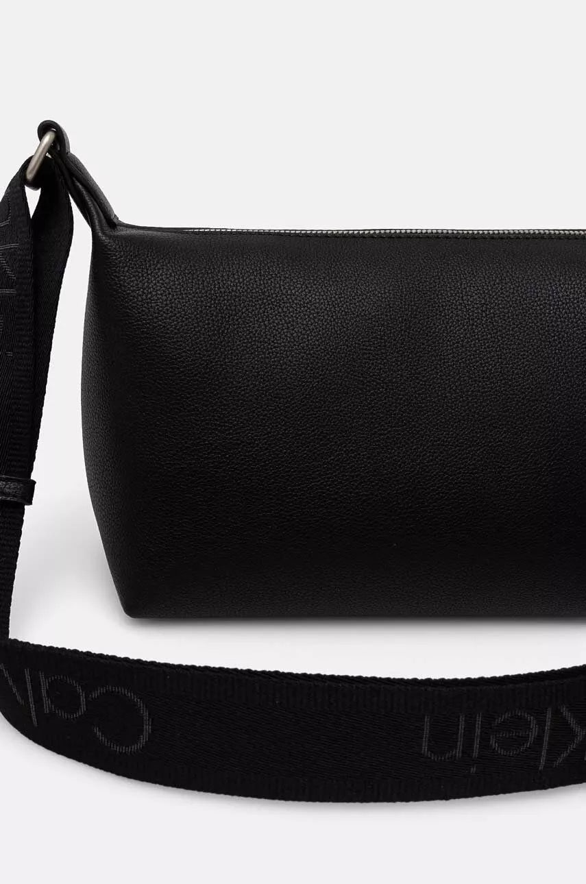 Calvin Klein Jeans Men’s Fall/Winter Bag | Stylish Polyurethane Shoulder Bag