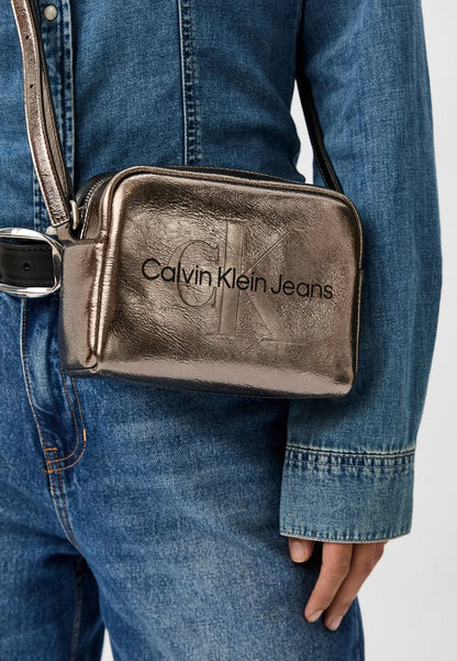 Calvin Klein Women’s Silver Handbag – Premium Polyurethane | Fall/Winter Collection | Elegant & Versatile Everyday Bag