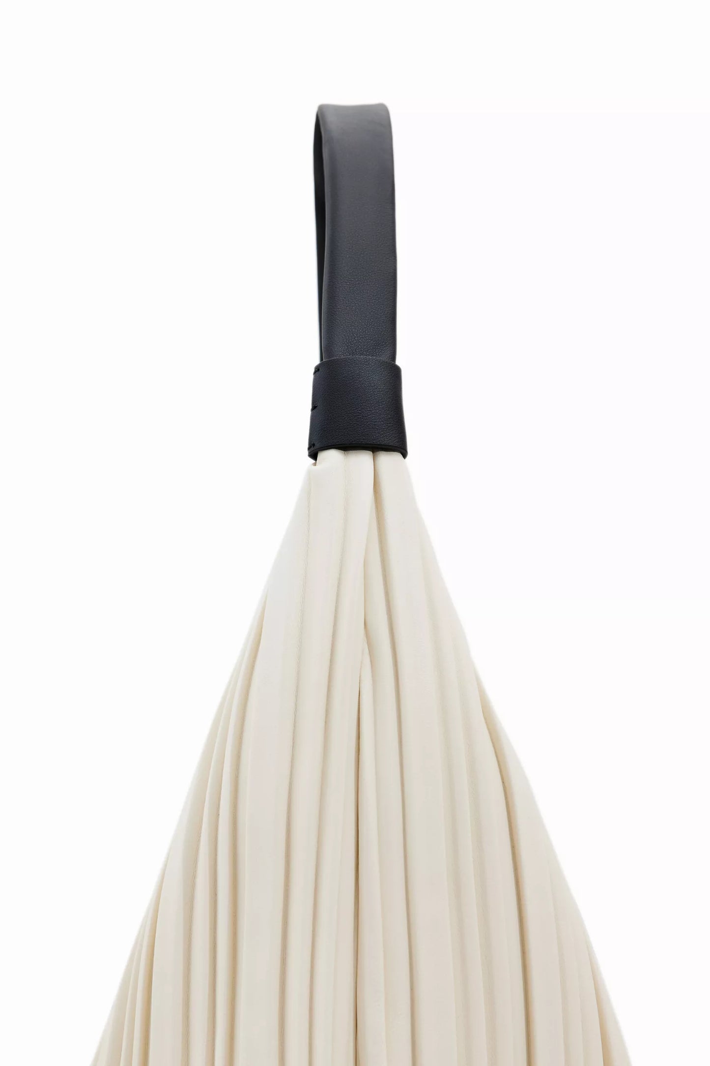 Desigual Black Handbag with Contrasting Details and Inner Pocket