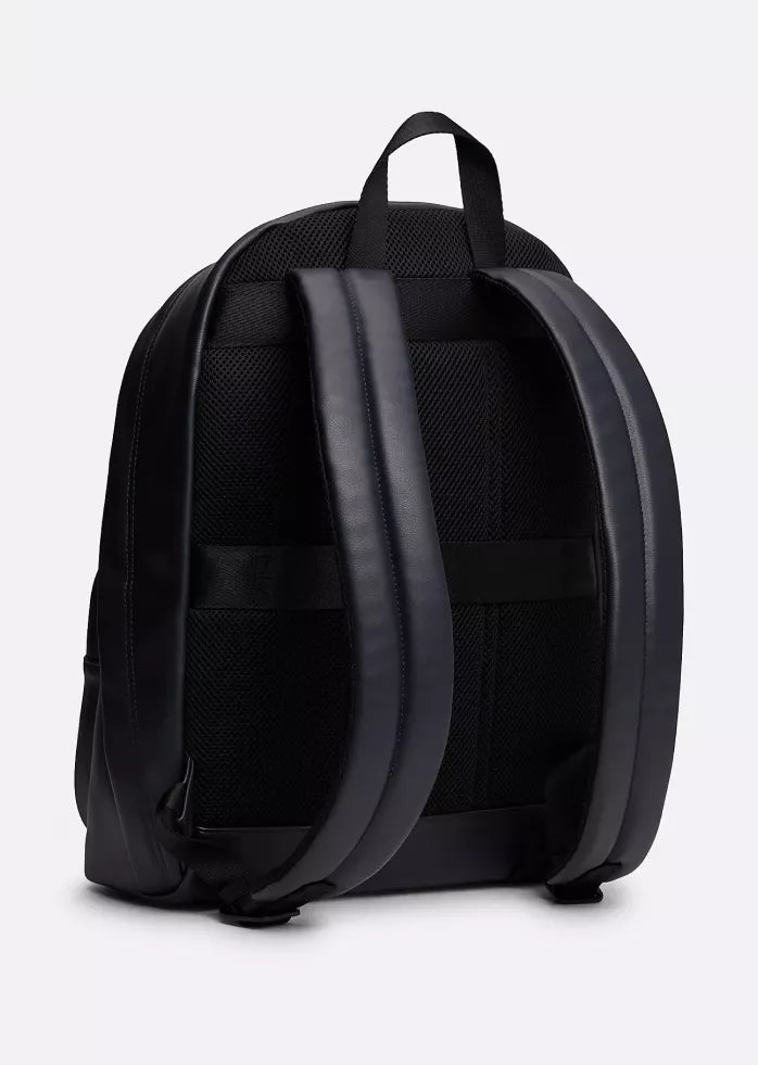 Tommy Hilfiger Men’s Fall/Winter Bag – Premium 100% Polyurethane, Stylish & Durable Everyday Carry