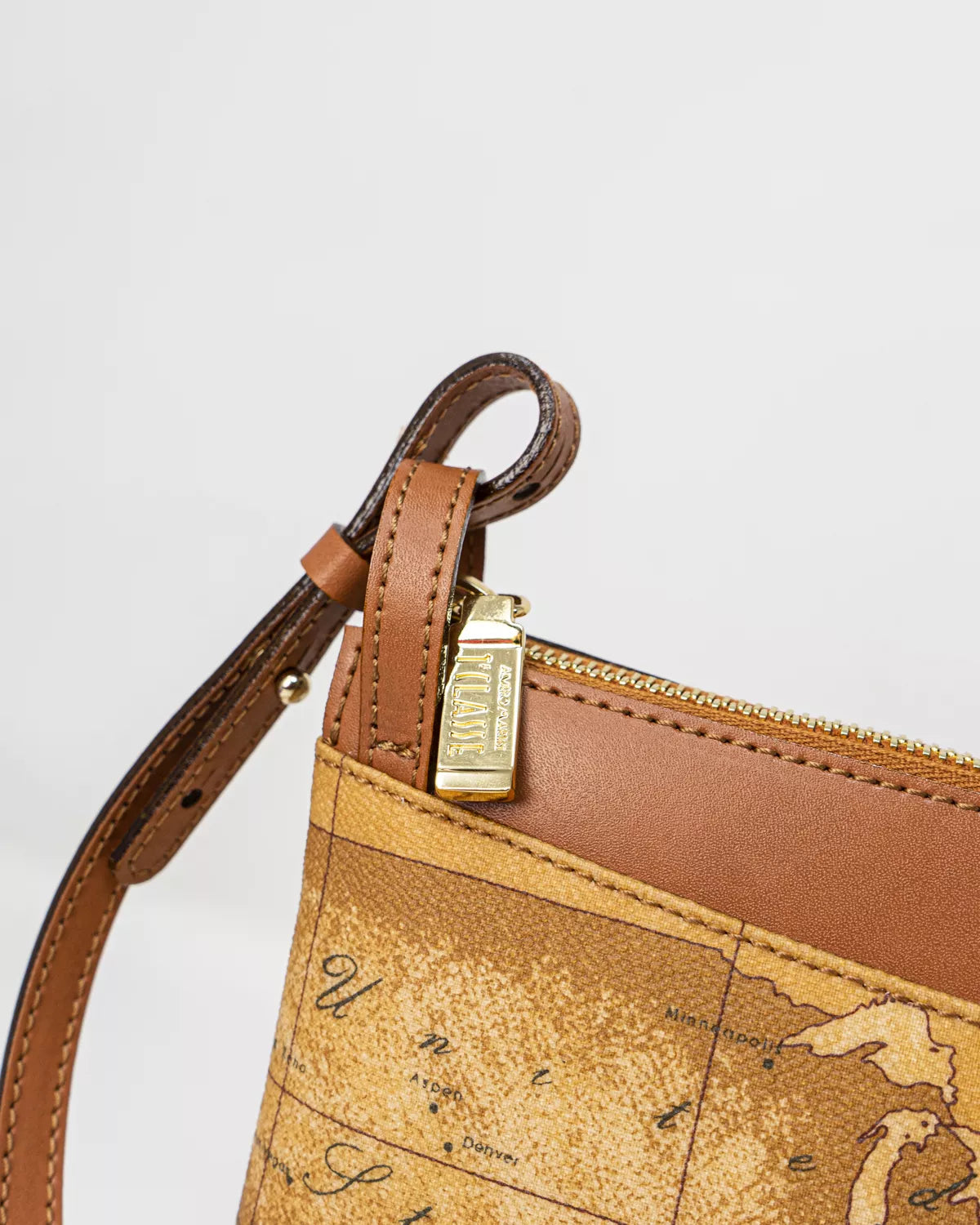 Alviero Martini Prima Classe Women’s Beige Leather Bag with Zip and Lined Interior