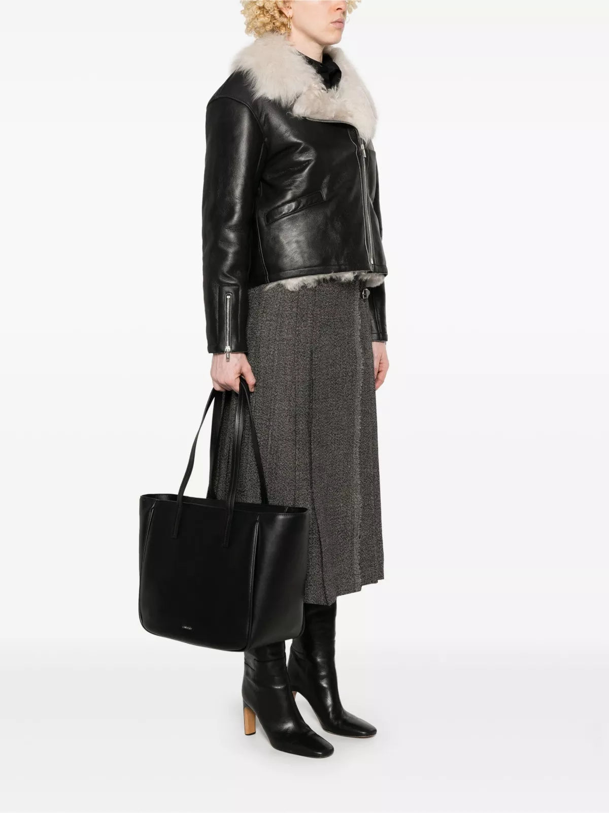 Calvin Klein Women’s Fall/Winter Polyurethane Handbag – Stylish, Durable & Versatile Shoulder Bag