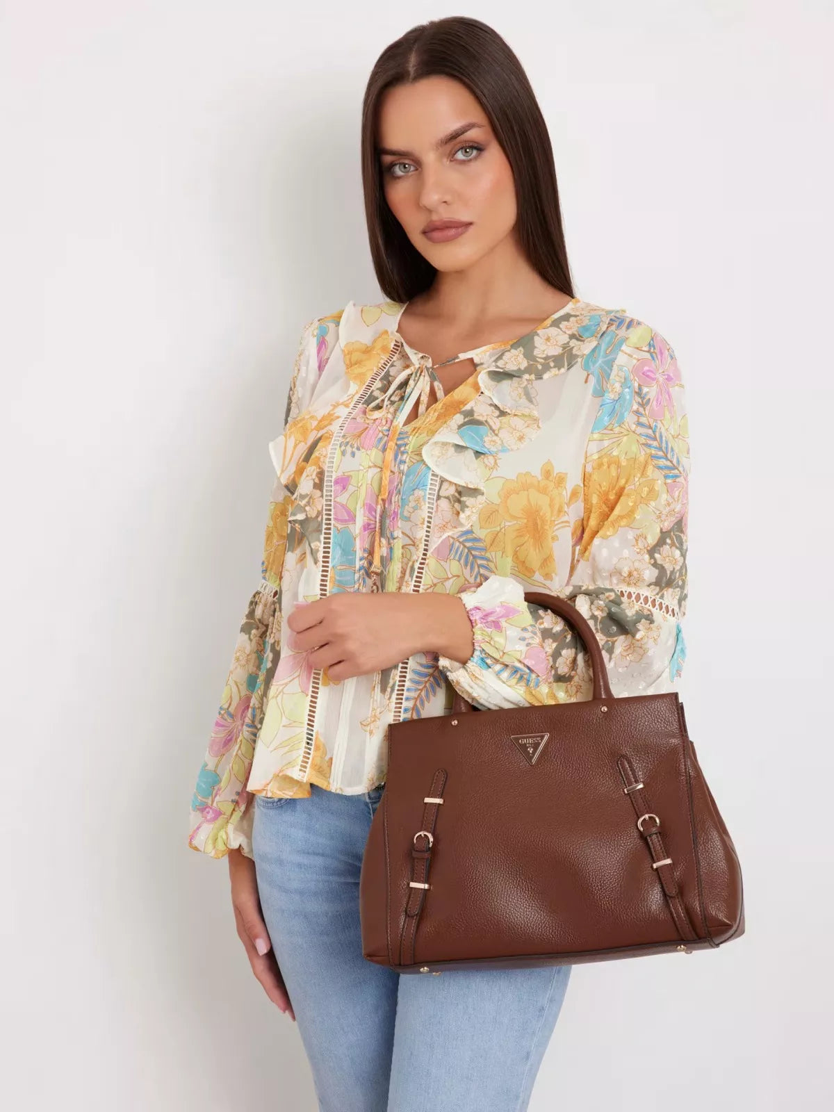 Guess Women’s Brown Zip-Closure Handbag – Stylish, Durable & Perfect for Fall/Winter