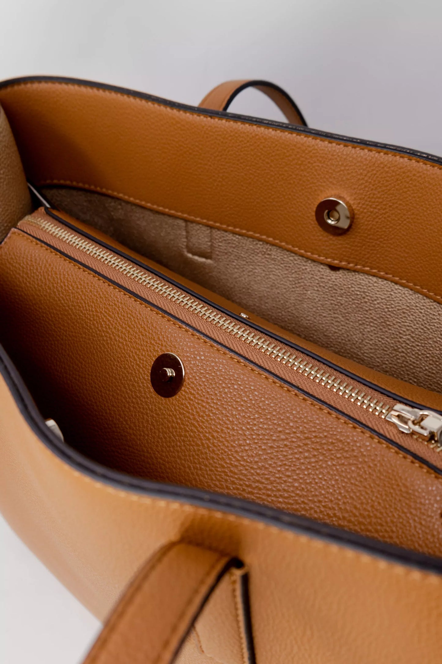 Guess Women’s Beige Handbag – Chic & Versatile Fall/Winter Essential